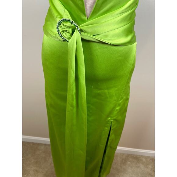 Khanums Kenisei Crystal Embellished Halter Green Limeade Maxi Gown Size Medium - Picture 5 of 12